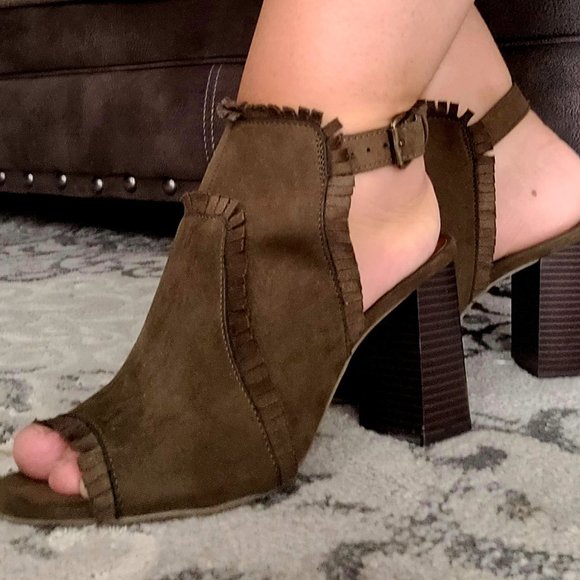 MIA Shoes - MIA Women's Boho Fringe Sandals ~ Deep Green Color ~ 8M Size ~